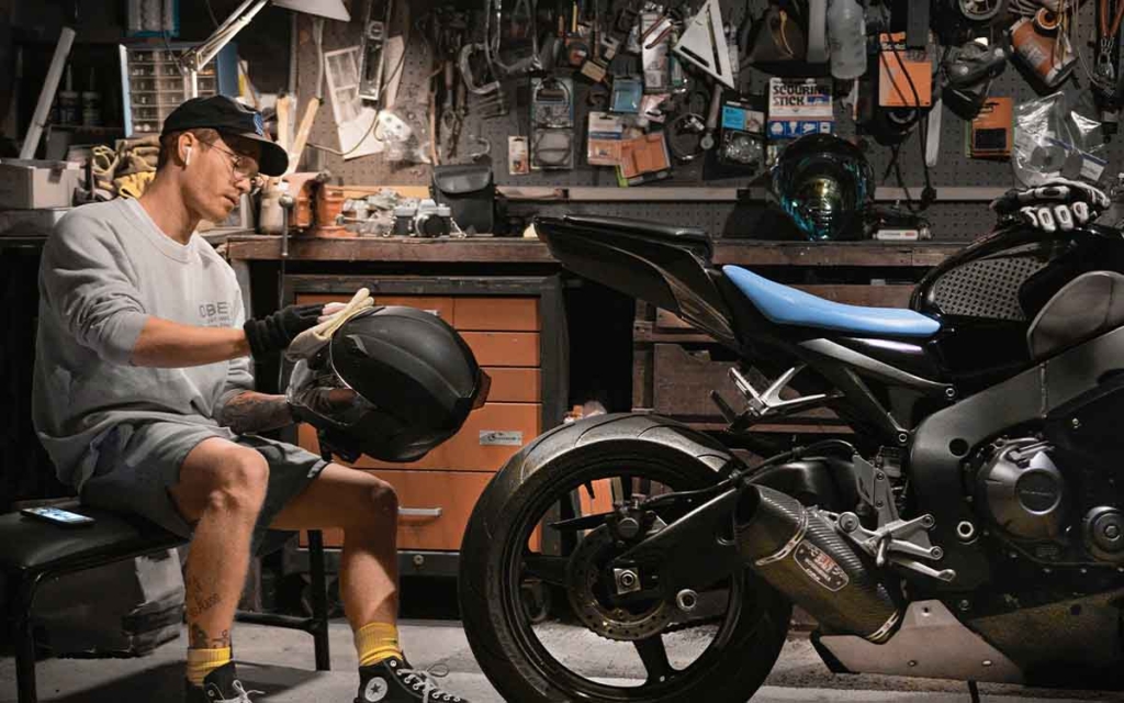 バイクガレージ